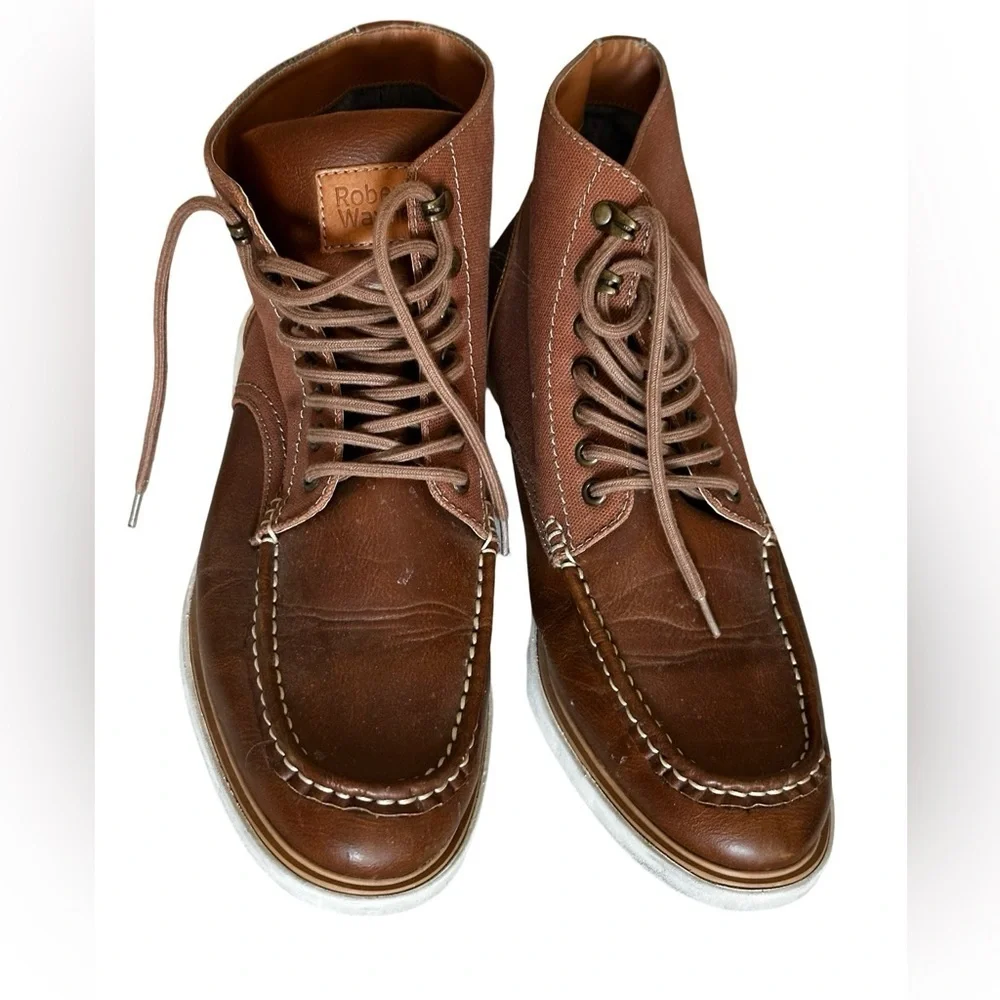 Robert Wayne men’s 10